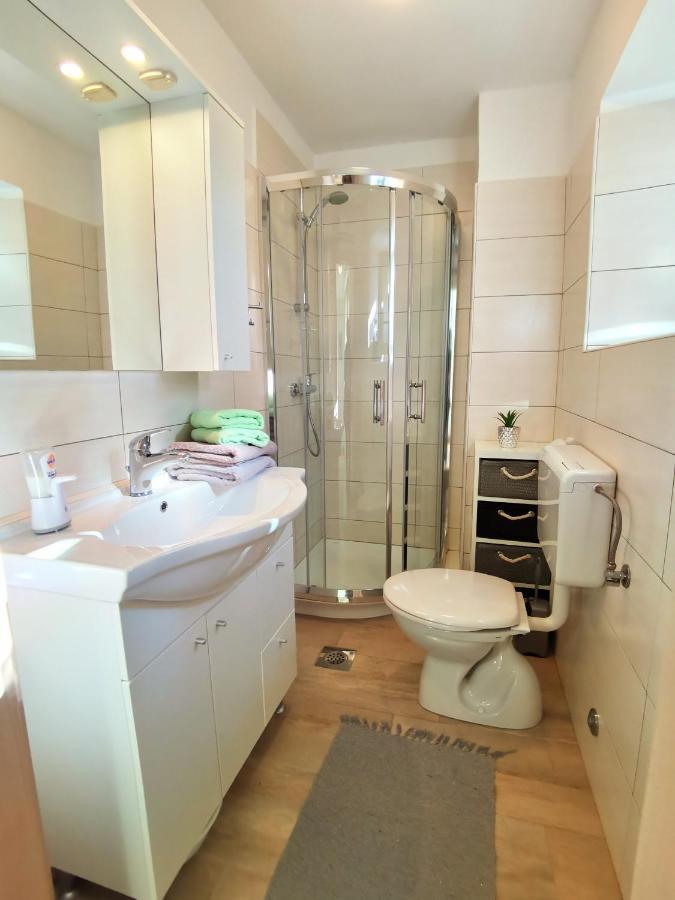 Jasmina Apartment Hum Ngoại thất bức ảnh